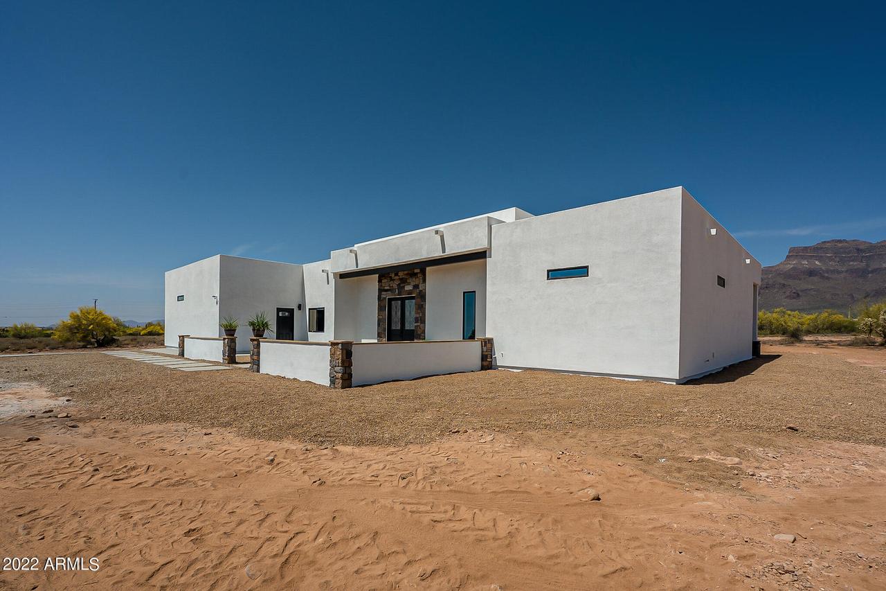 2427 S Barkley Rd., Apache Junction, AZ 85119