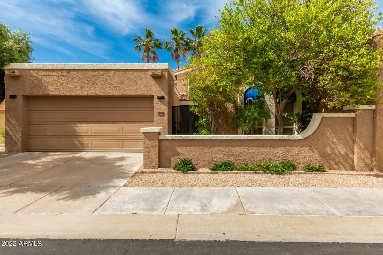 956 E Lois Ln., Phoenix, AZ 85020