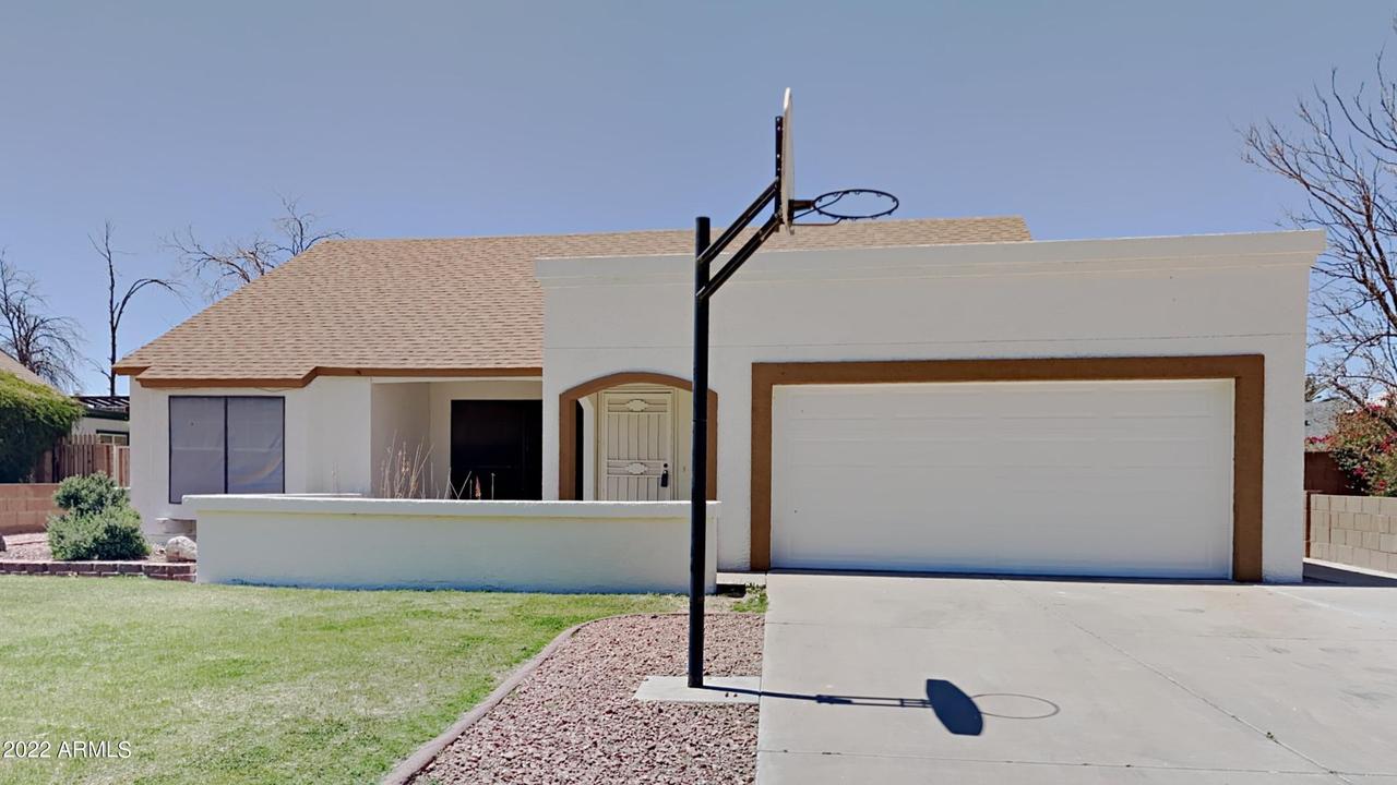 4642 N 87th Ave., Phoenix, AZ 85037