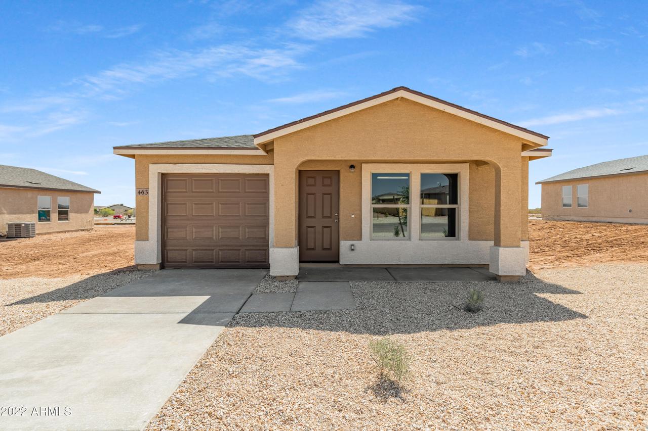 463 Cahan Dr., Morristown, AZ 85342