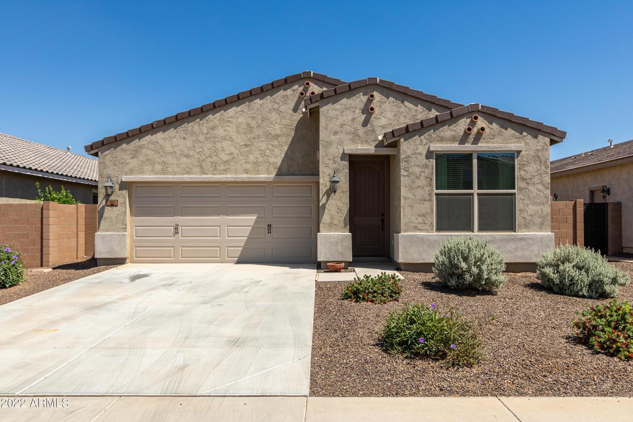260 E Vicenza Dr., San Tan Valley, AZ 85140