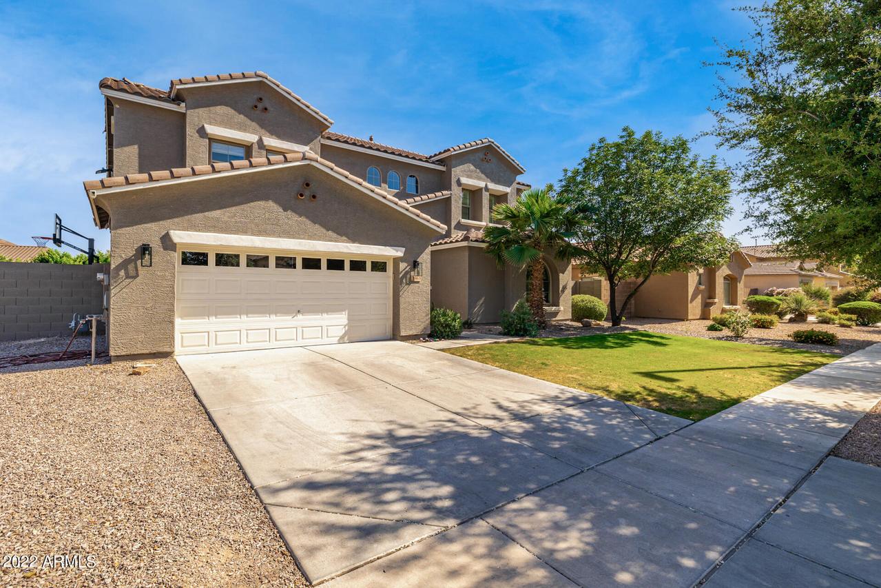 2963 E Powell Way, Gilbert, AZ 85298