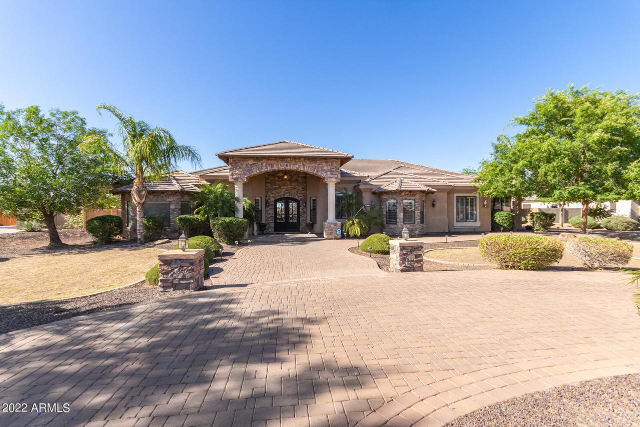 16124 W Cinnabar Ct., Waddell, AZ 85355