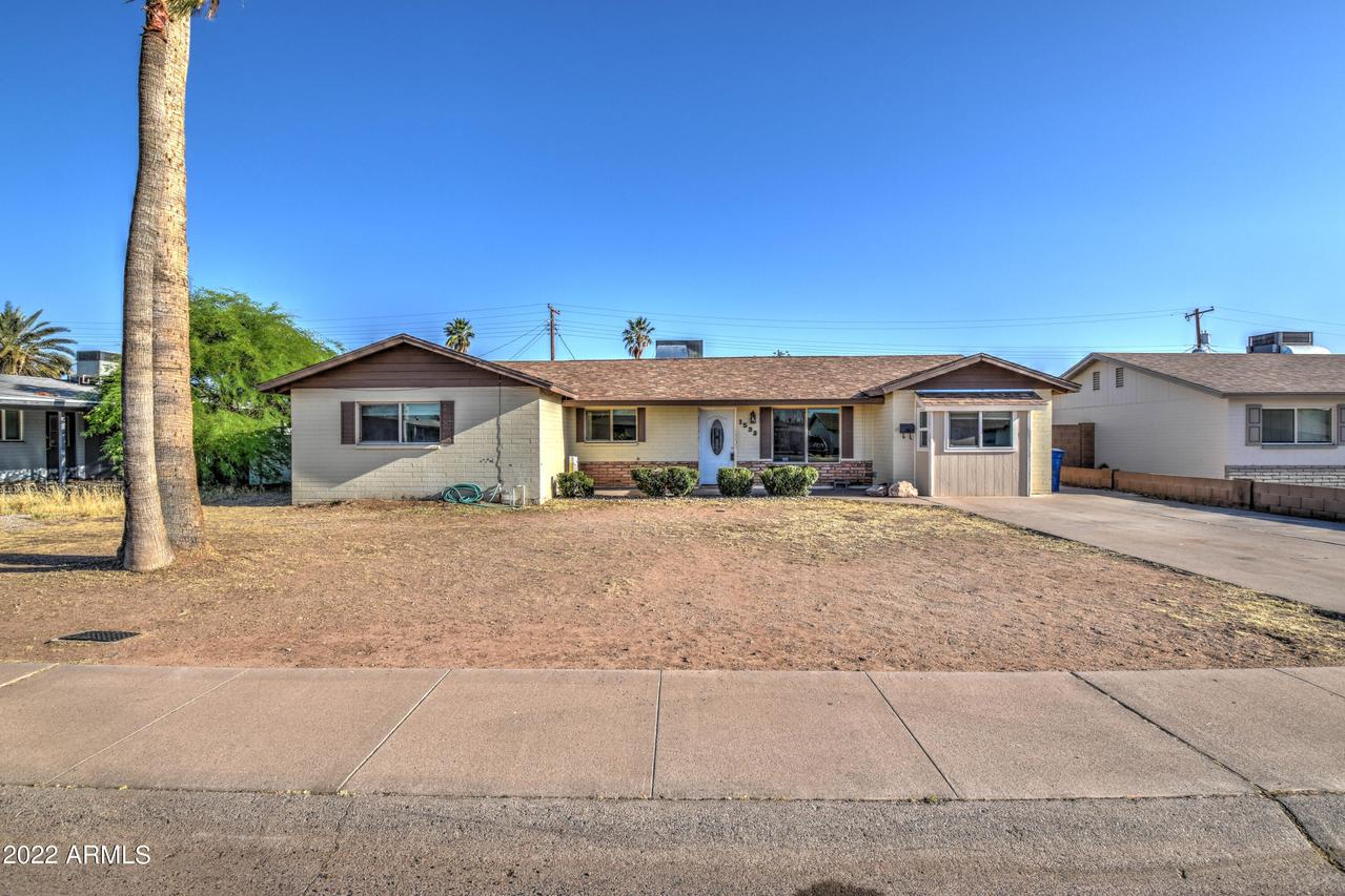 1533 W 7th St., Tempe, AZ 85281
