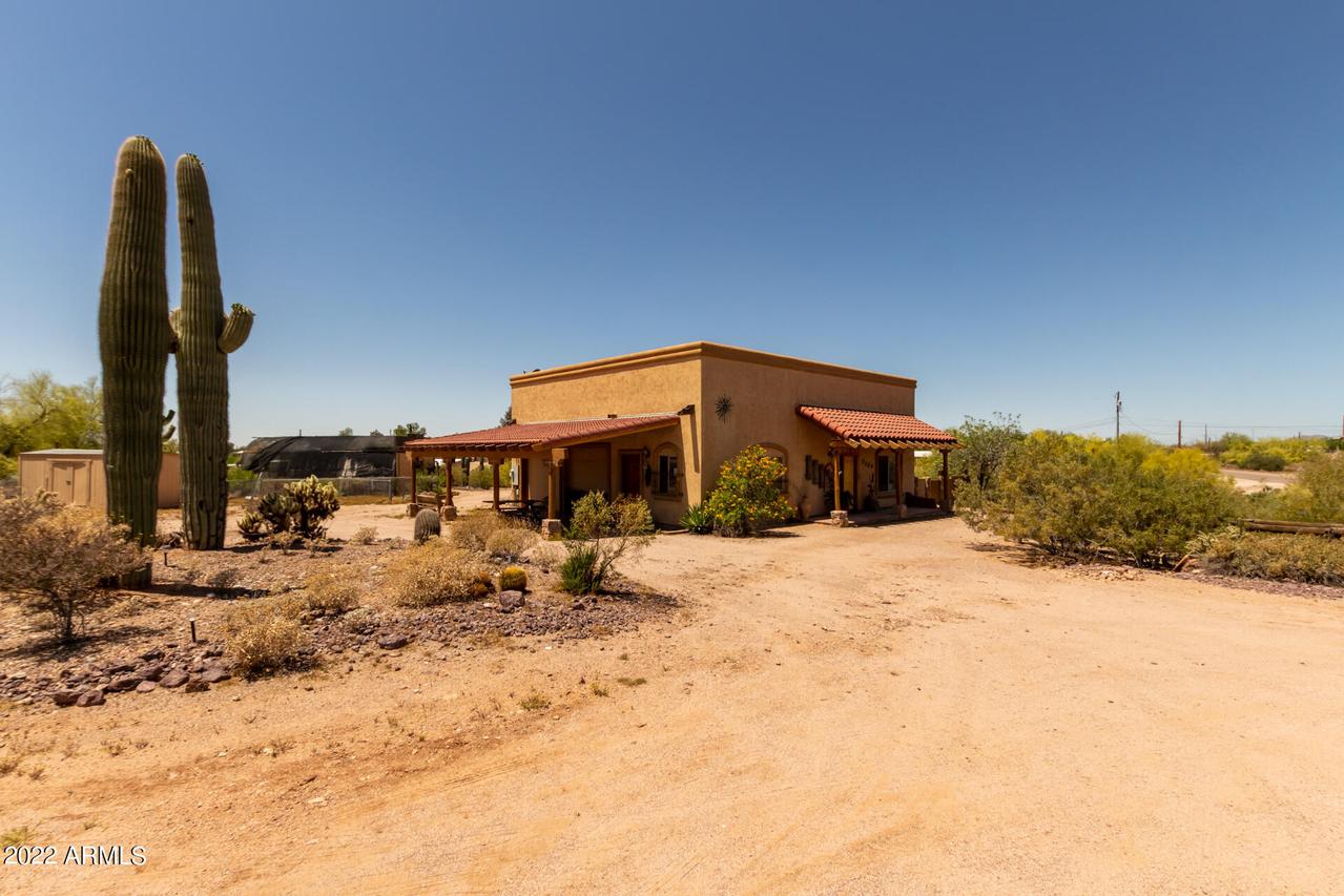 2289 E 2nd Ave., Apache Junction, AZ 85119