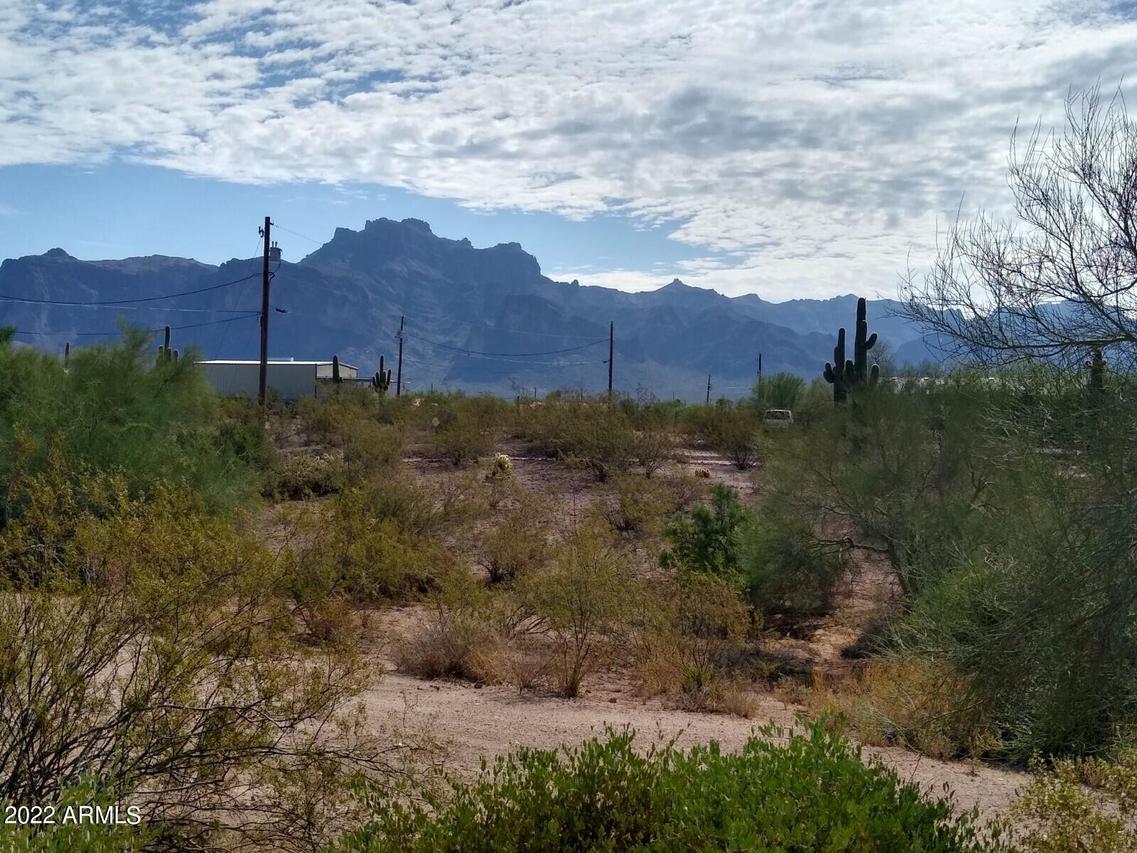 2213 E 2nd Ave., Apache Junction, AZ 85119