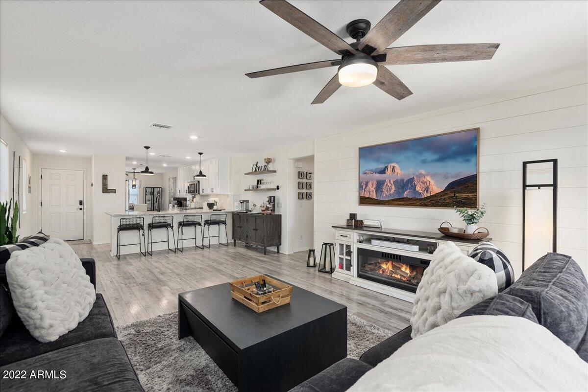 5723 S 30th Glen, Phoenix, AZ 85041