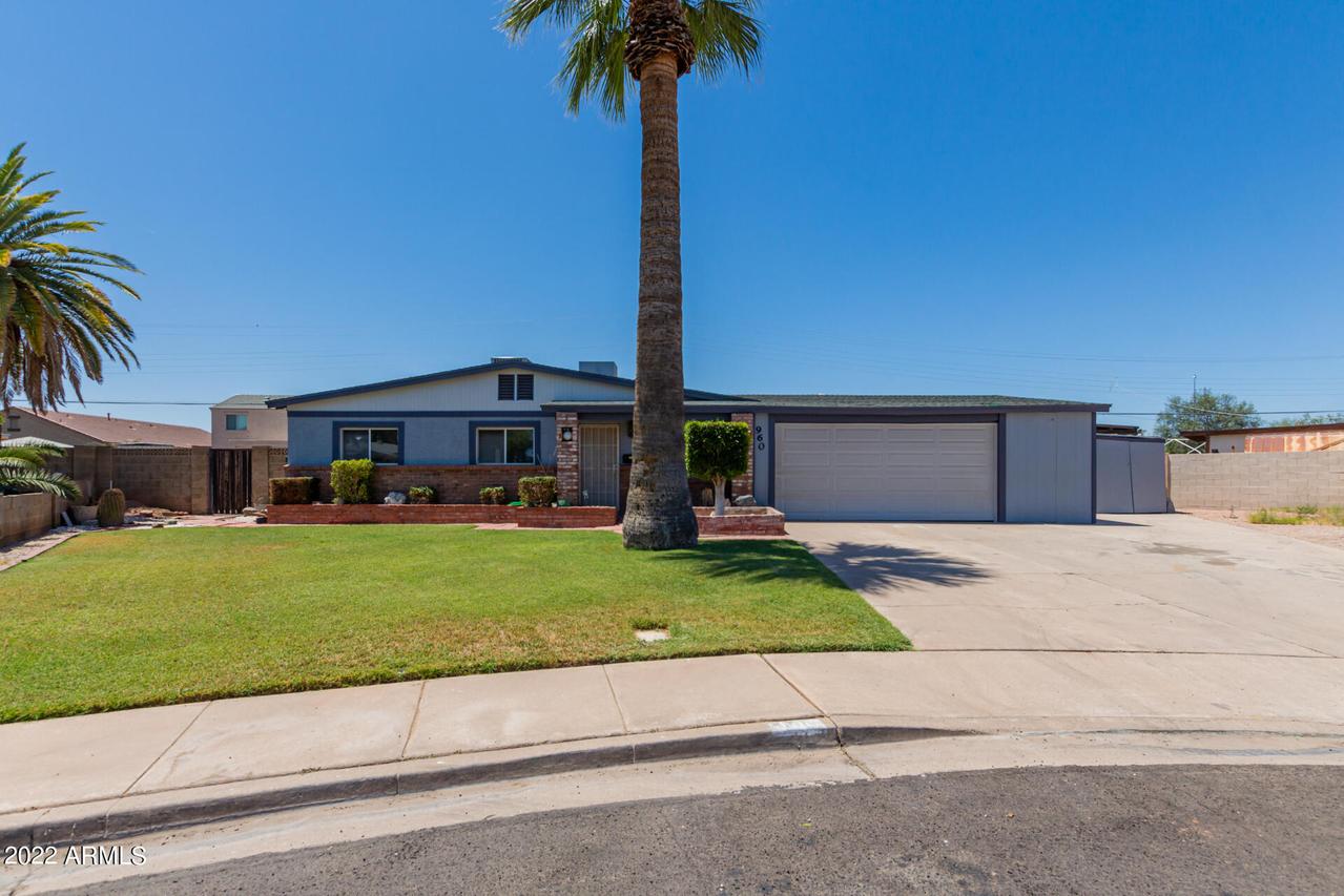 960 W Greenbriar Cir., Mesa, AZ 85201