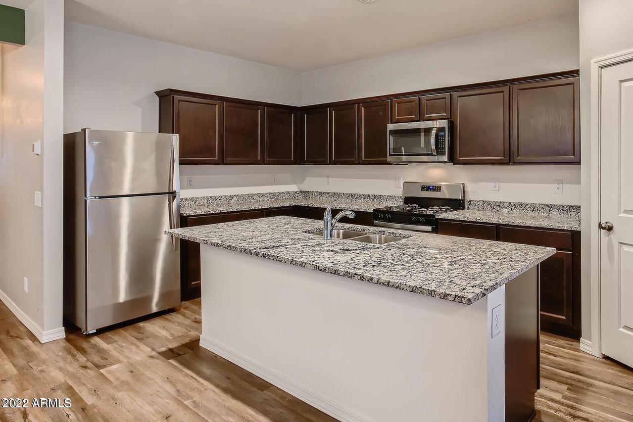 351 W Powell Dr., San Tan Valley, AZ 85140