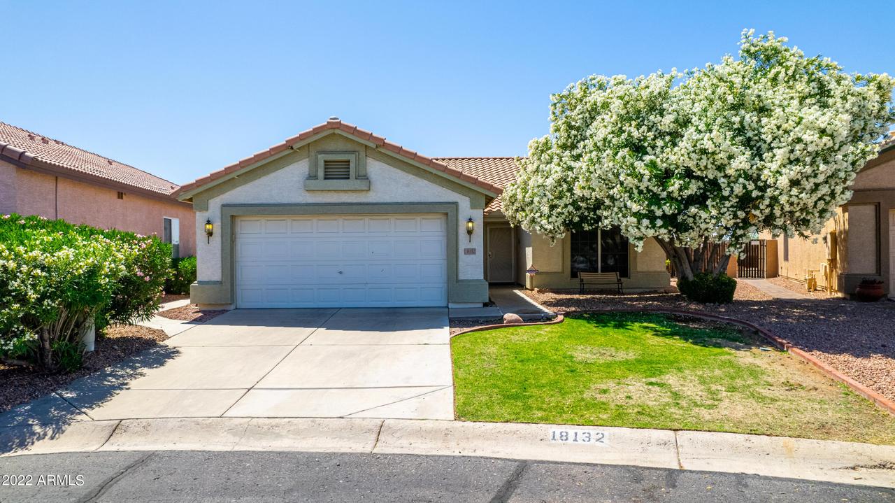 18132 N Coyote Lakes Pkwy., Surprise, AZ 85378