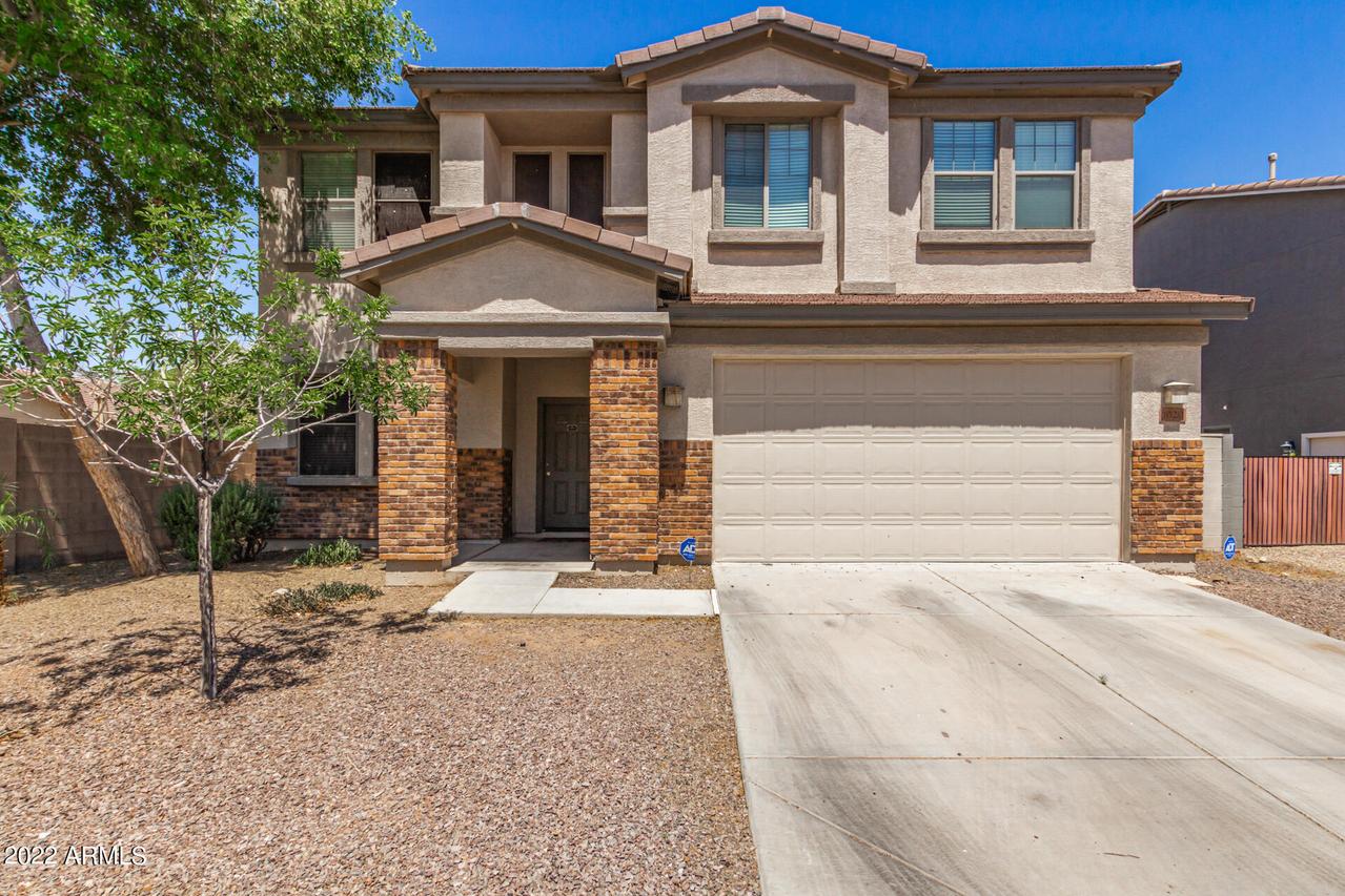 1020 E Nickleback St., San Tan Valley, AZ 85143