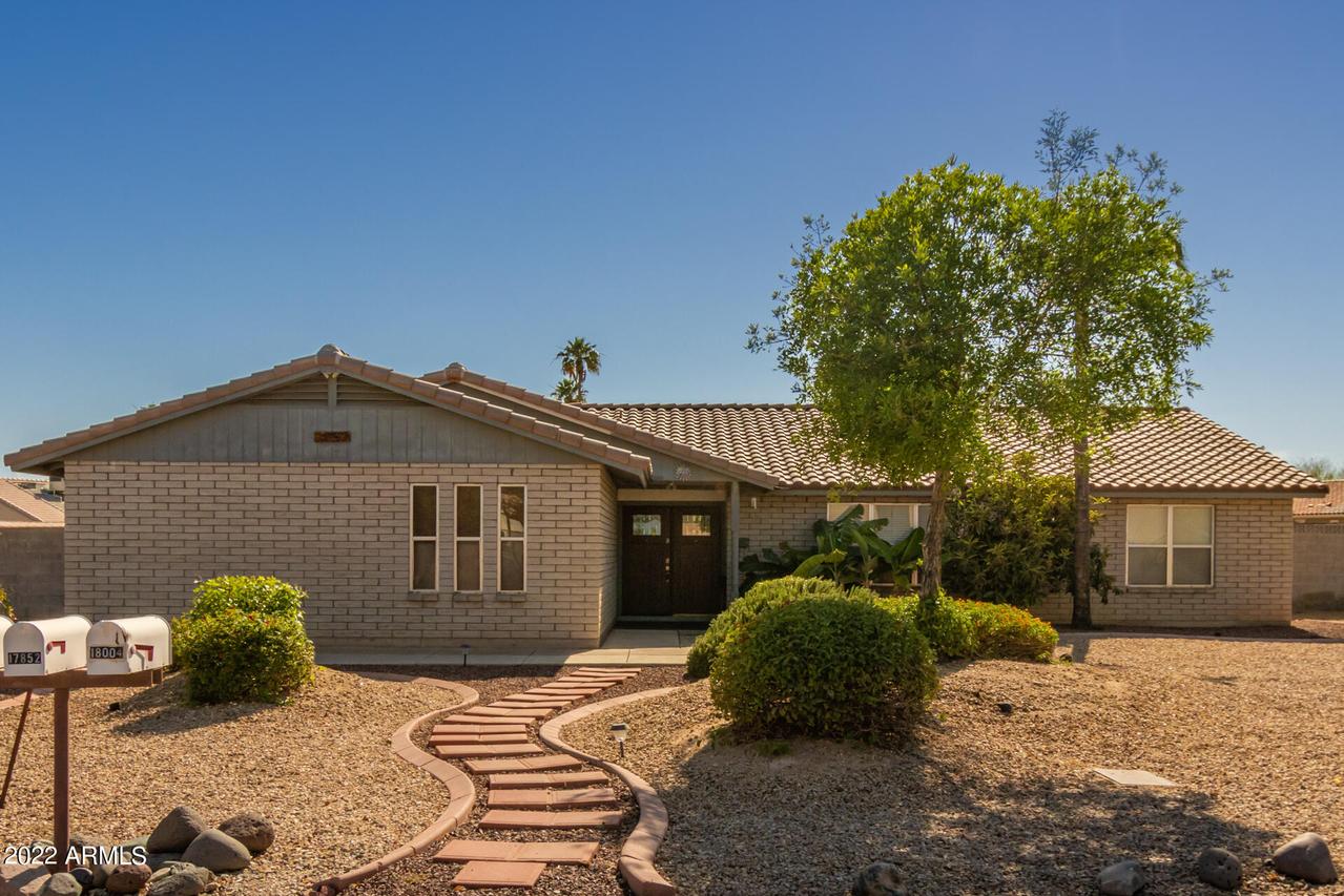 17852 N Mcknight Loop, Glendale, AZ 85308