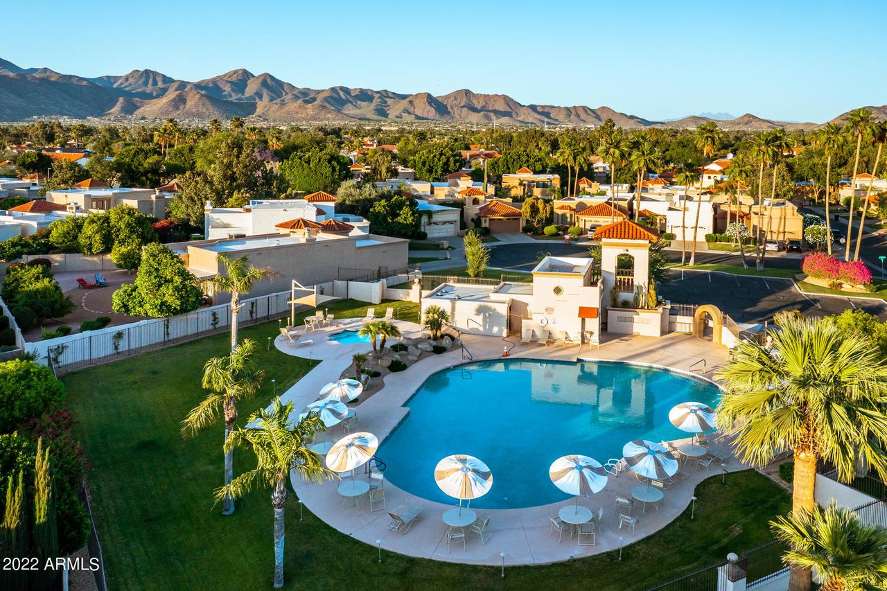 10521 E Fanfol Ln., Scottsdale, AZ 85258