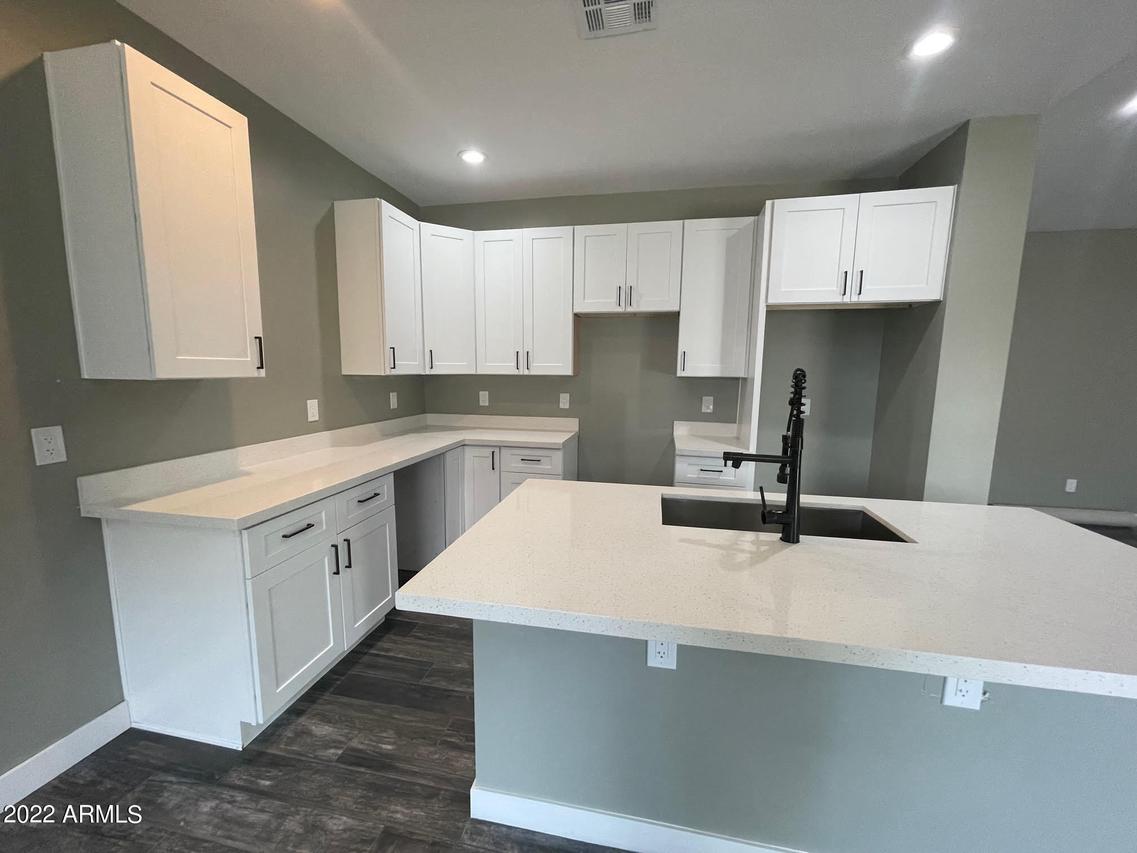 1711 E Jones Ave., Phoenix, AZ 85040