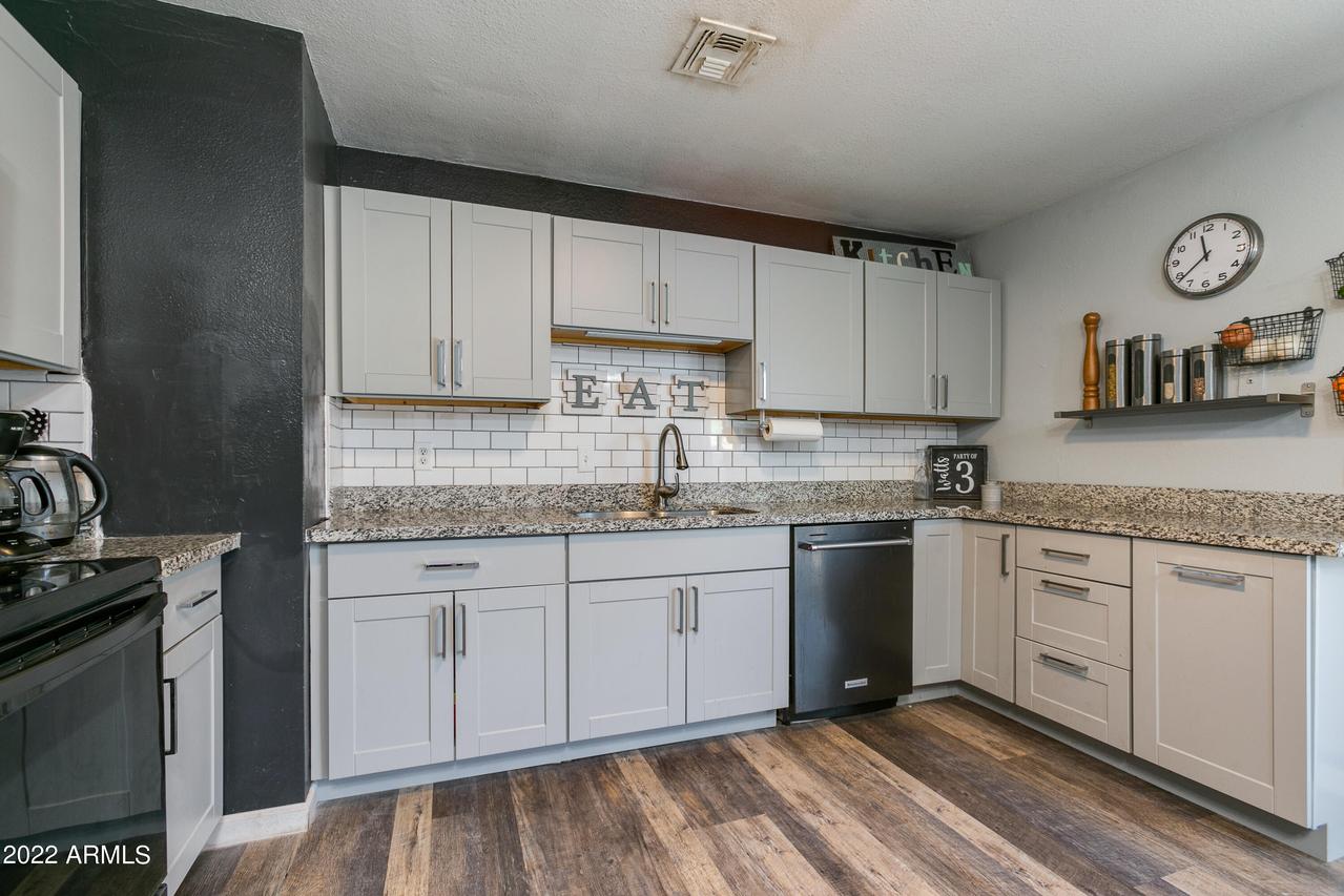 4728 E Pecan Rd., Phoenix, AZ 85040