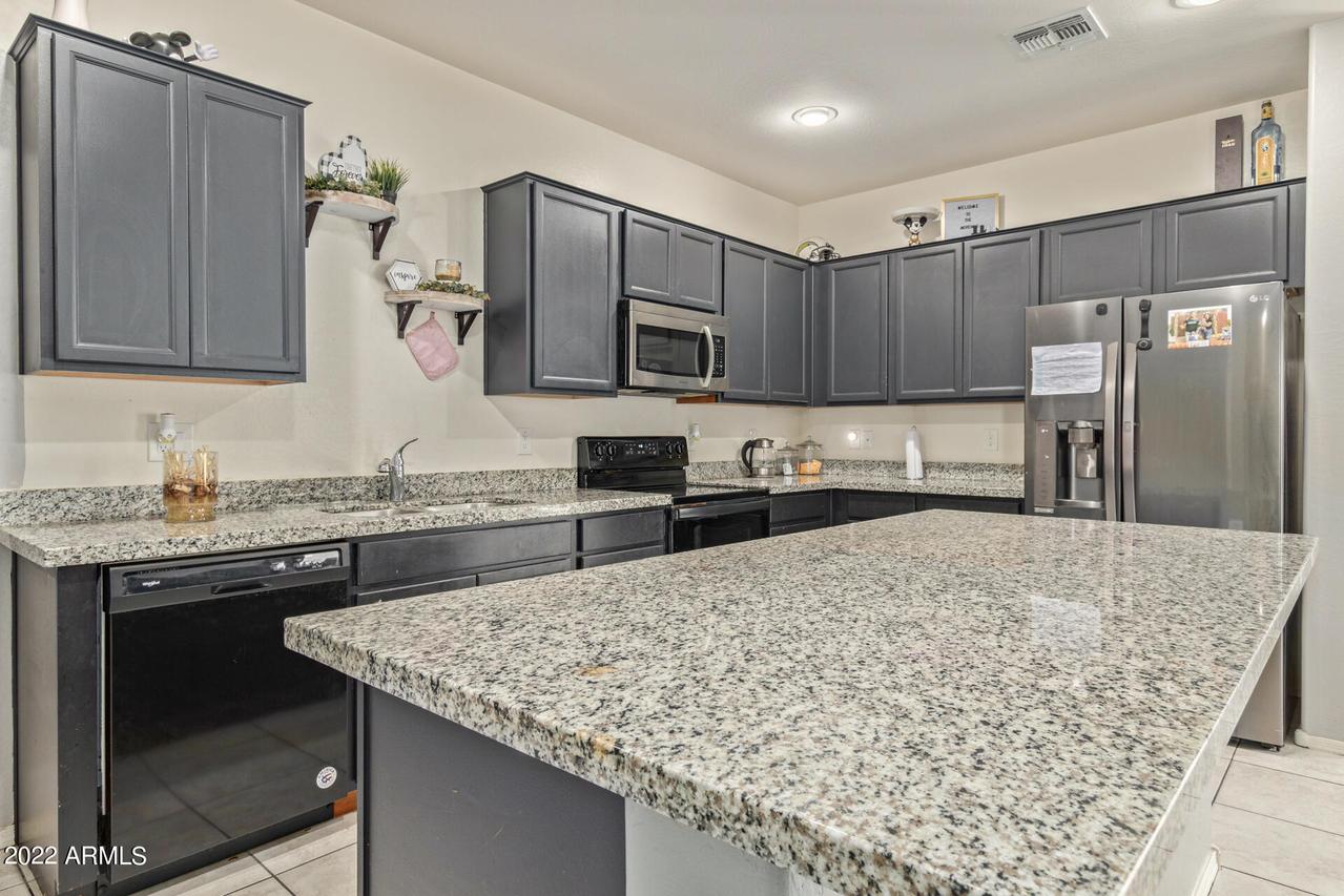 7334 W Toronto Way, Phoenix, AZ 85043