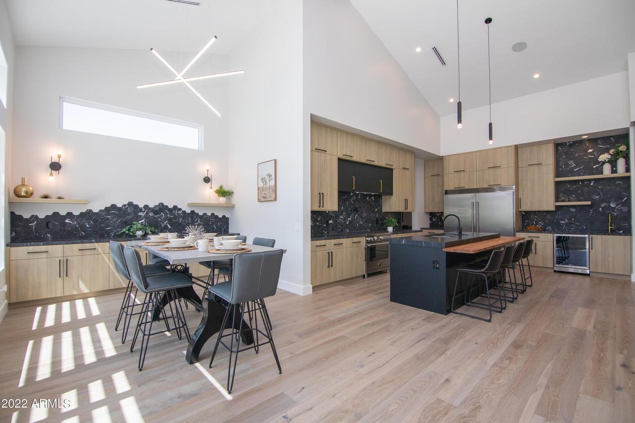 3118 N 42nd St., Phoenix, AZ 85018