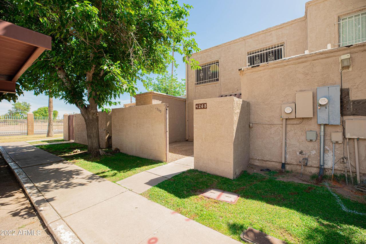 4265 N 67th Dr., Phoenix, AZ 85033