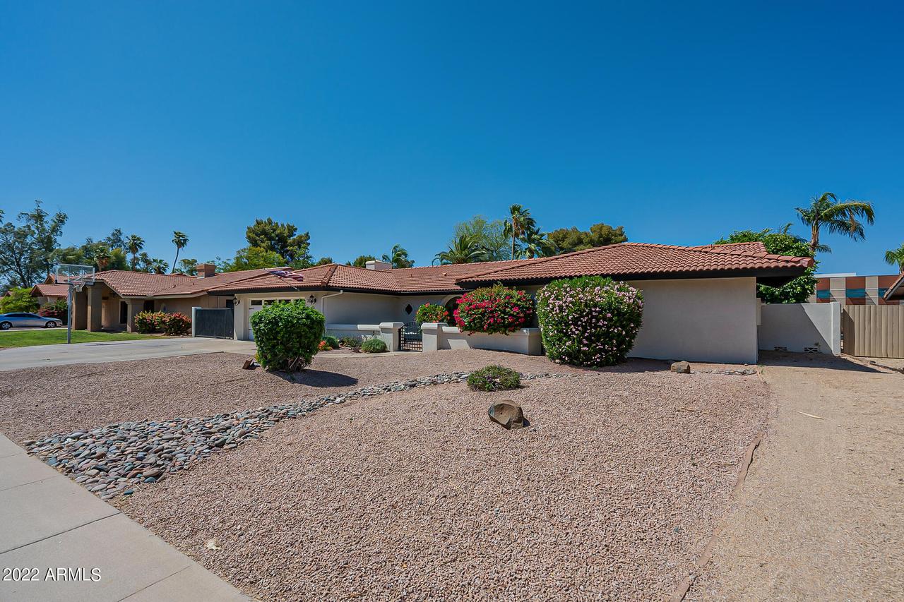 230 W Conrad Dr., Phoenix, AZ 85023