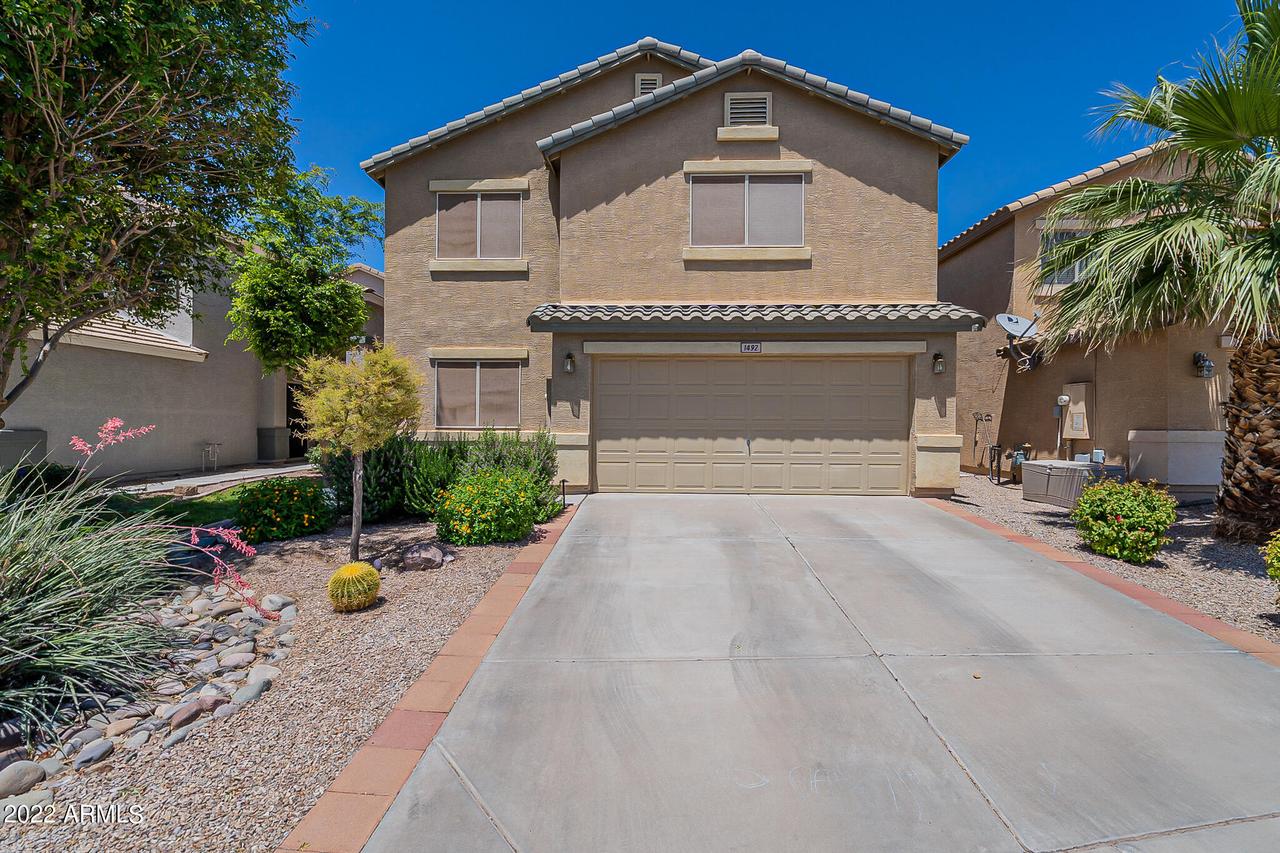 1492 E Leslie Ave., San Tan Valley, AZ 85140