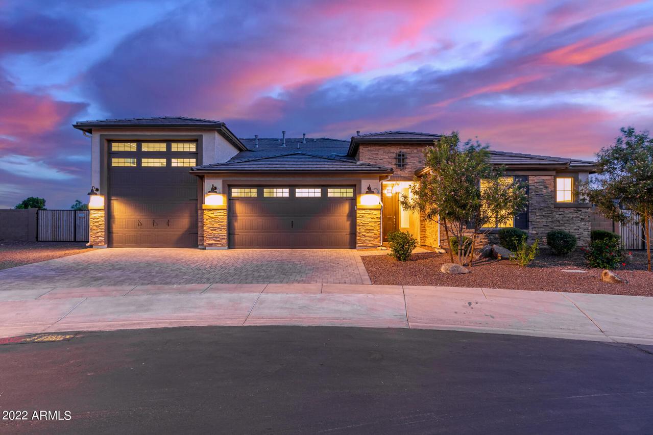 17271 W Bent Tree Dr., Surprise, AZ 85387