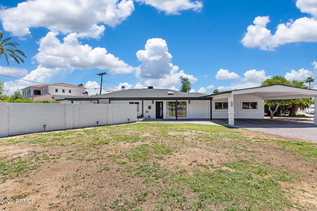 3943 E Whitton Ave., Phoenix, AZ 85018