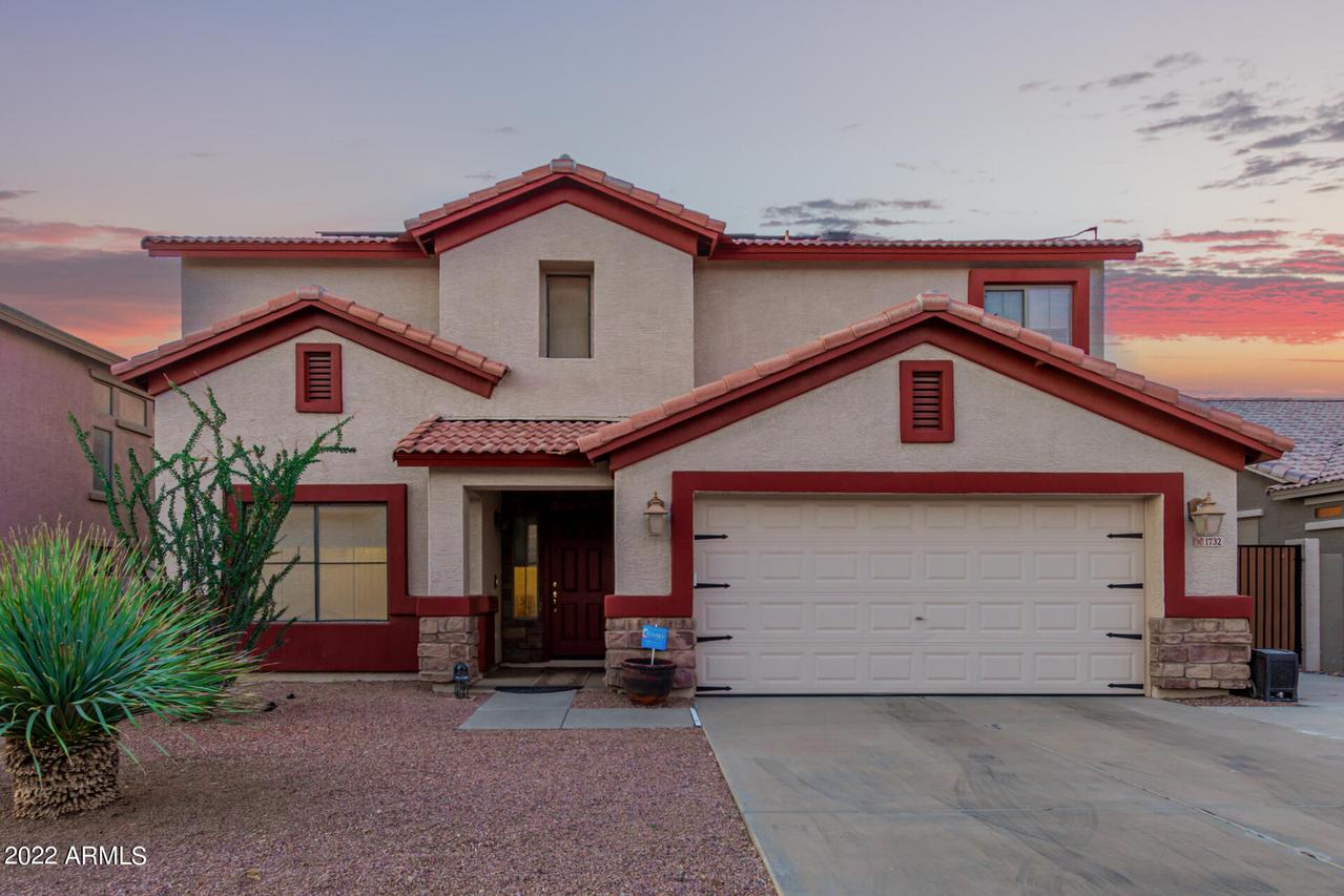 1732 E Magnum Rd., San Tan Valley, AZ 85140