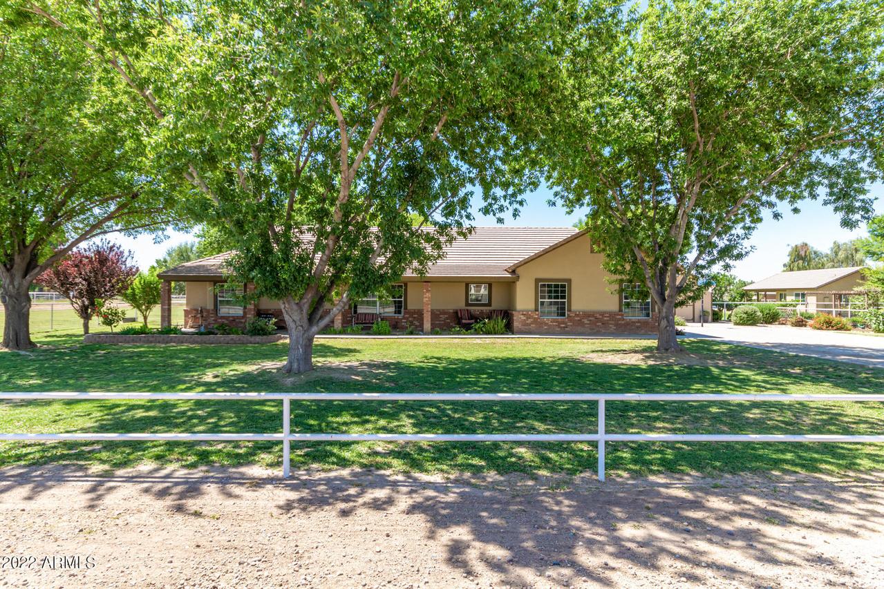 2487 E Elk Bugle Tr., San Tan Valley, AZ 85140
