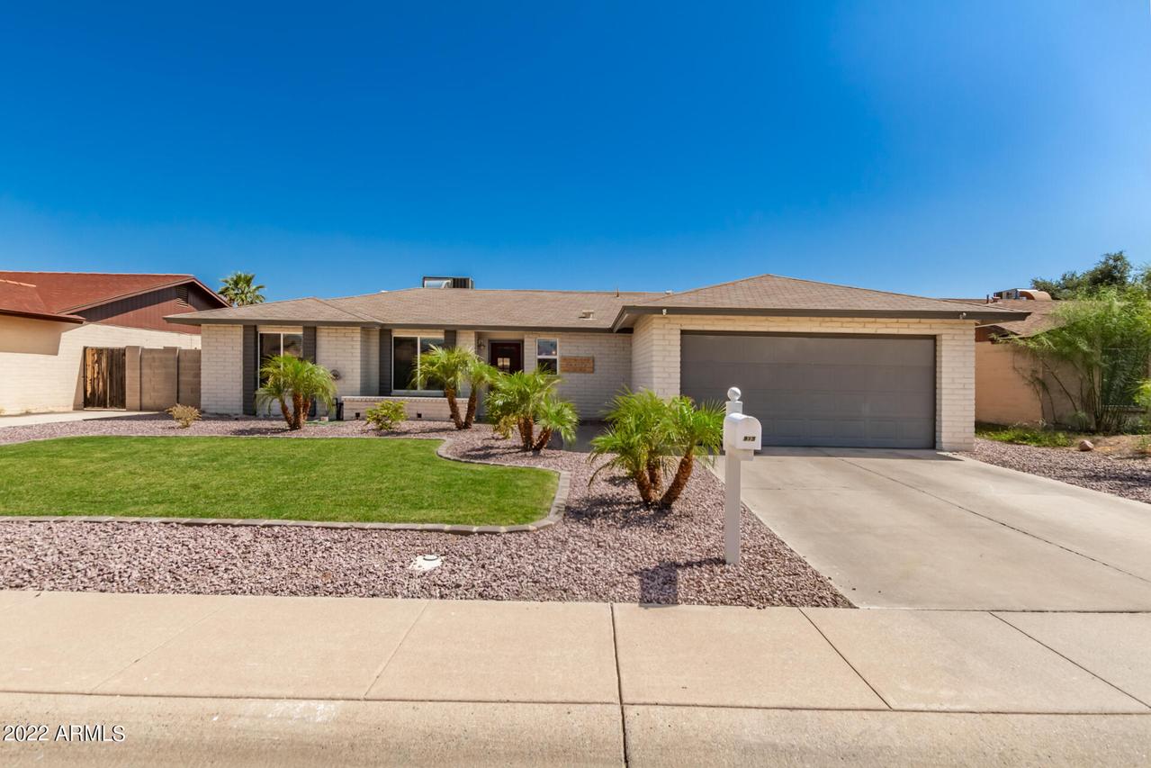 915 W Loughlin Dr., Chandler, AZ 85225