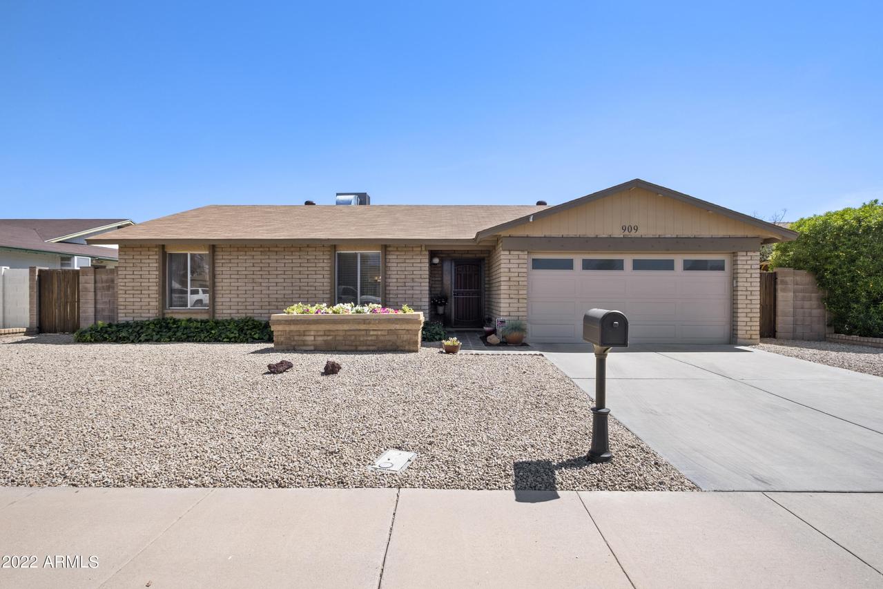 909 W Mission Dr., Chandler, AZ 85225