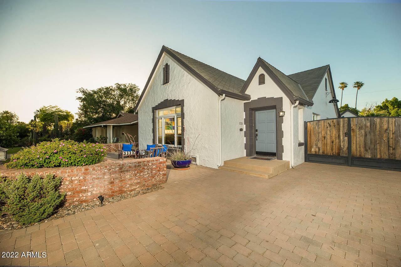 1330 W Willetta St., Phoenix, AZ 85007