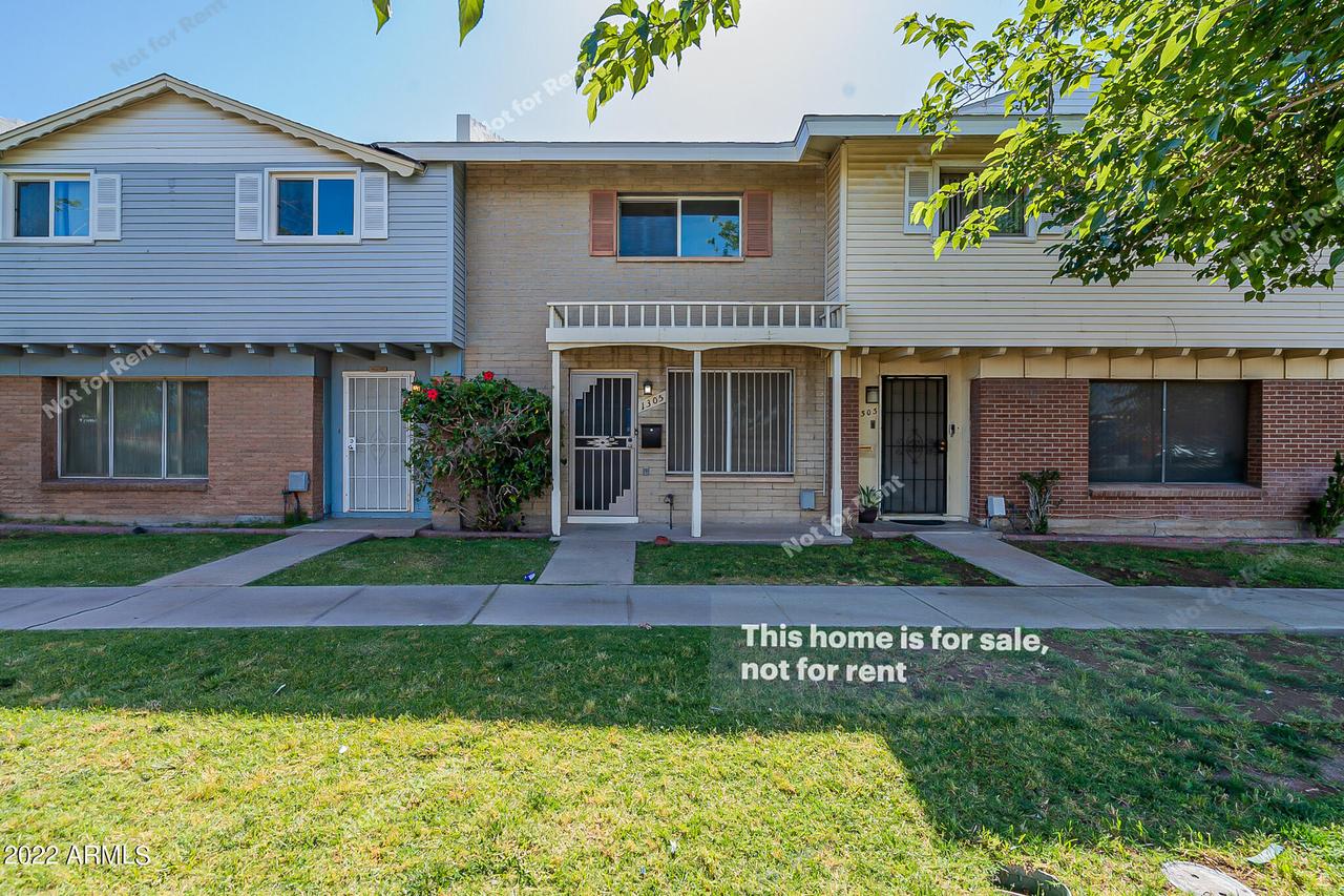 1305 N 44th St., Phoenix, AZ 85008
