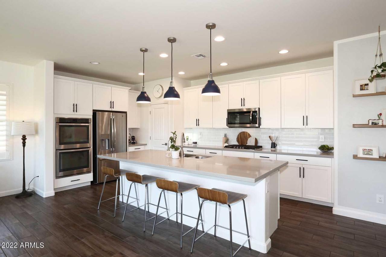 930 W Yellowstone Way, Chandler, AZ 85248