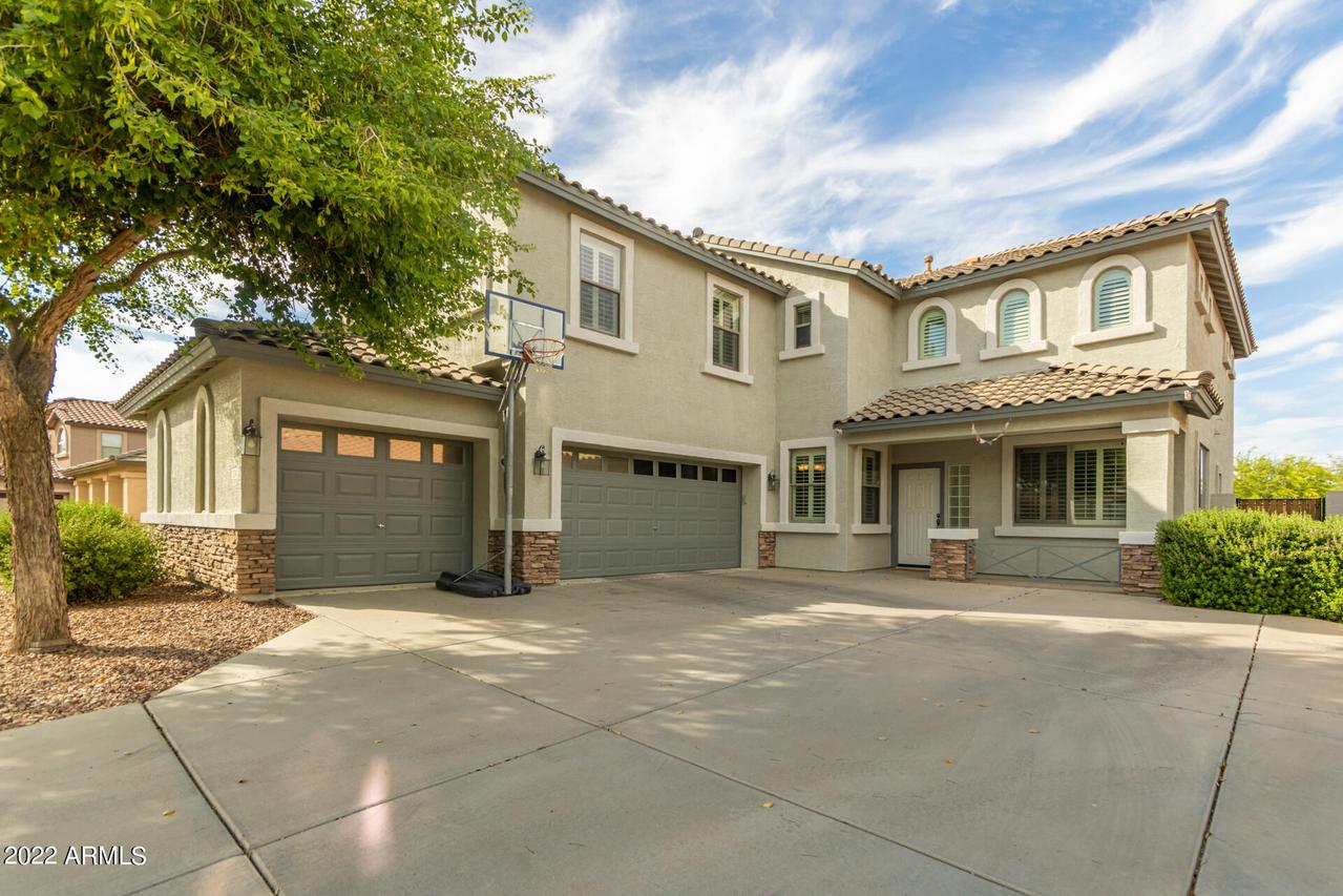 724 W Holstein Tr., San Tan Valley, AZ 85143