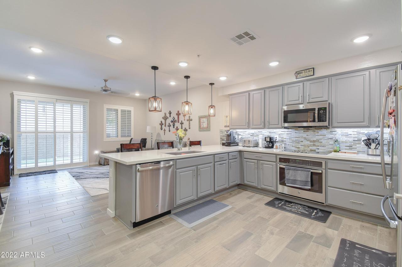 250 W Queen Creek Rd. #121, Chandler, AZ 85248