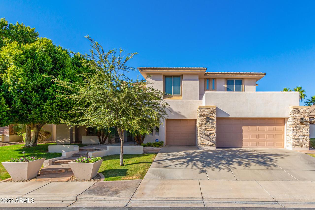 68 E Vinedo Ln., Tempe, AZ 85284