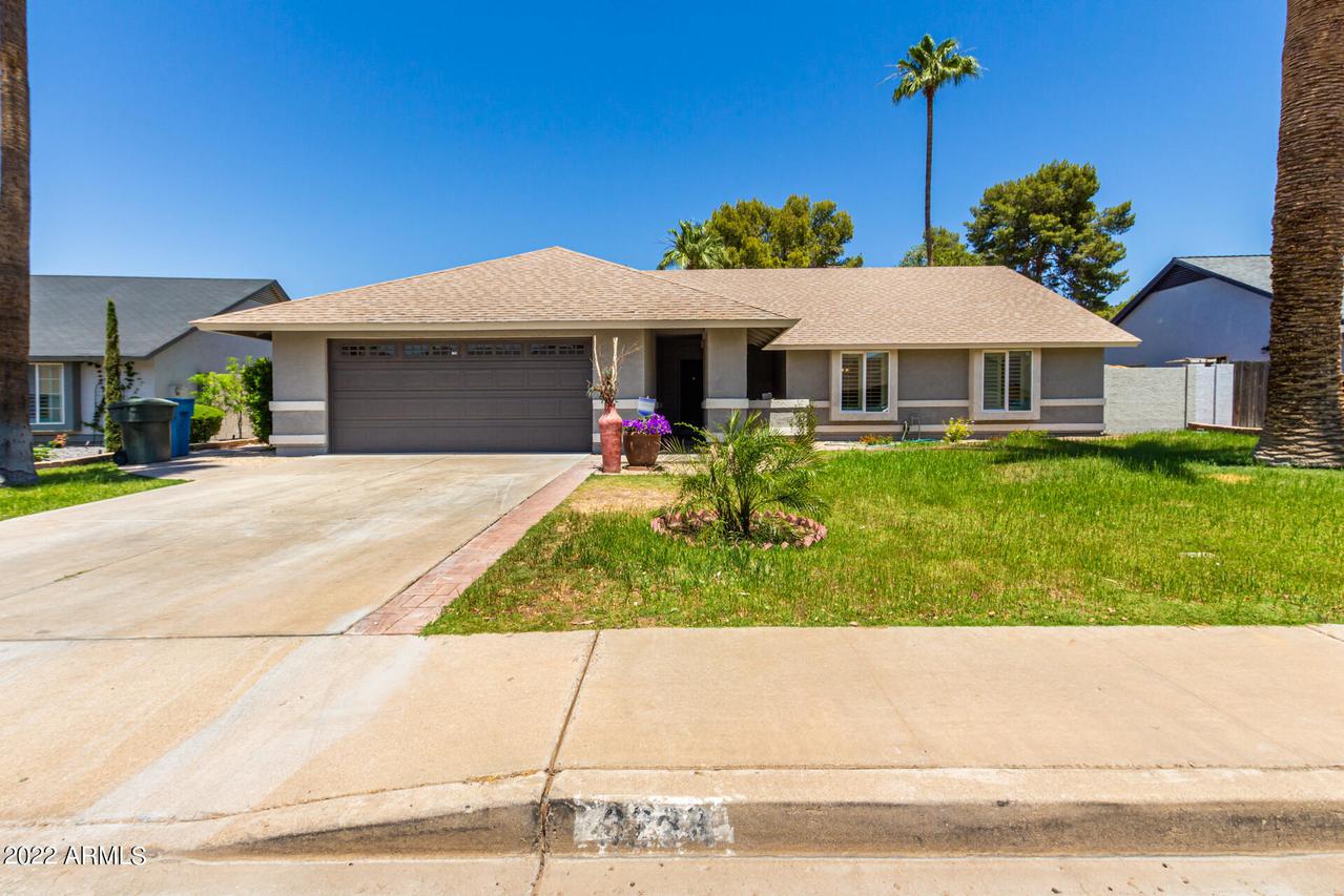 3238 W Campo Bello Dr., Phoenix, AZ 85053