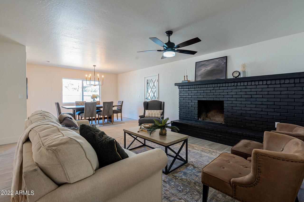 4561 W Boca Raton Rd., Glendale, AZ 85306