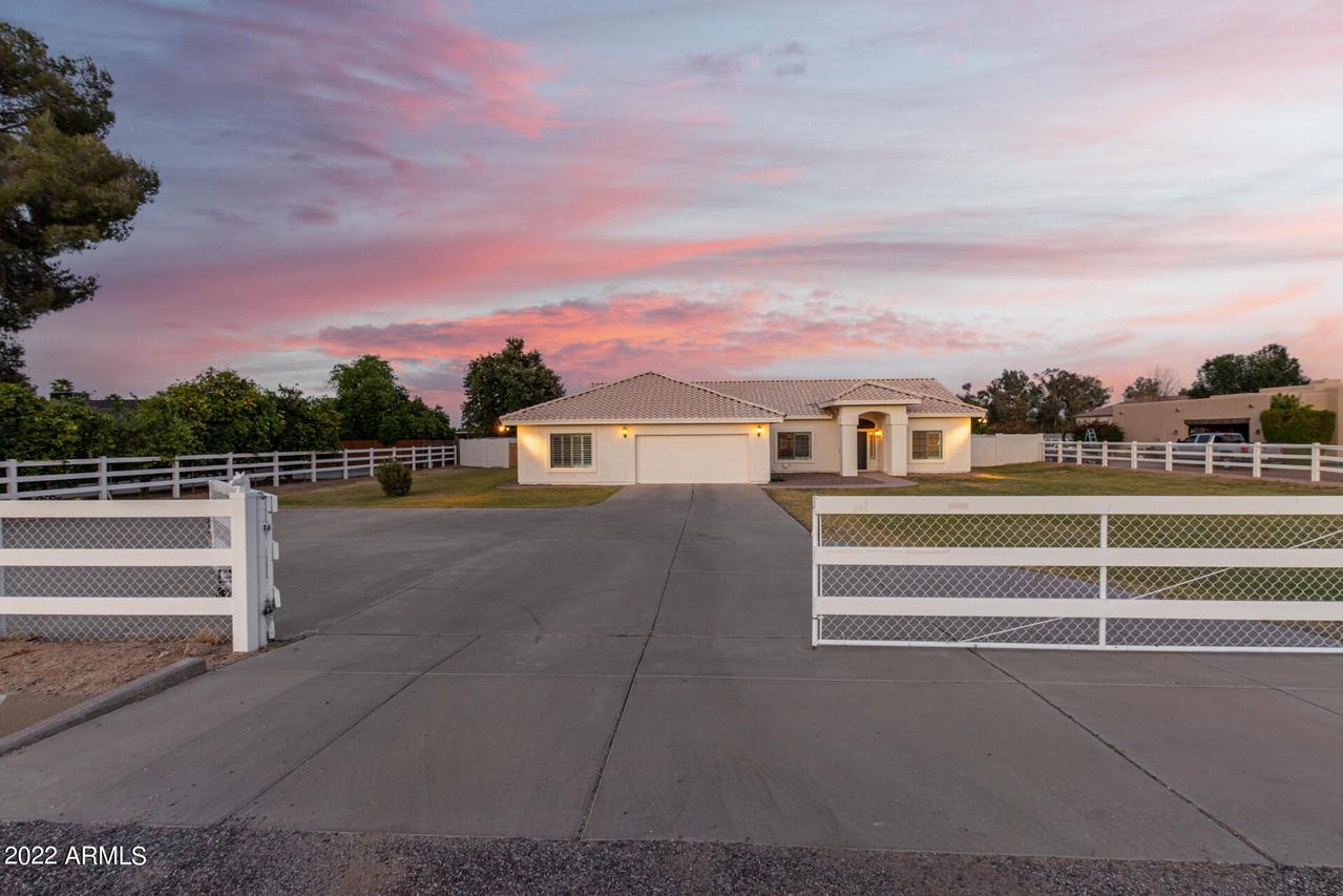 7255 N Perryville Rd., Waddell, AZ 85355