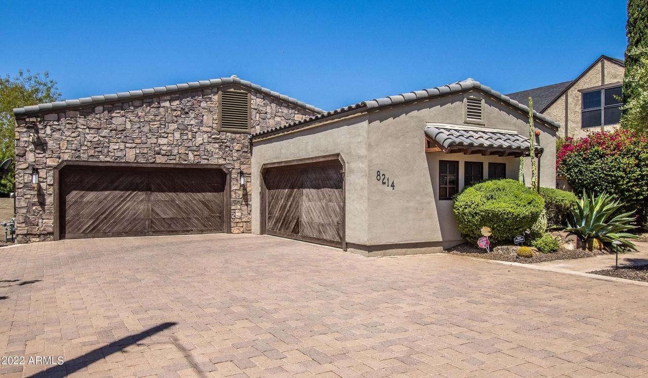 8214 N 16th St., Phoenix, AZ 85020