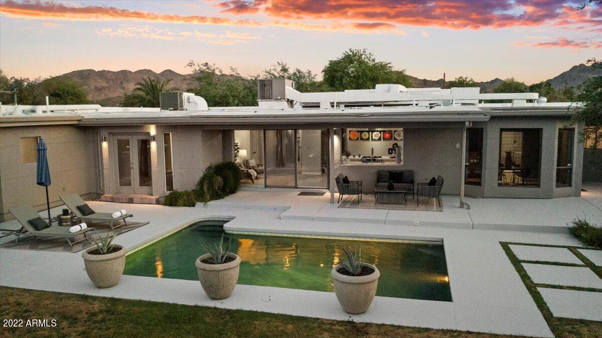 3334 E Onyx Ave., Phoenix, AZ 85028