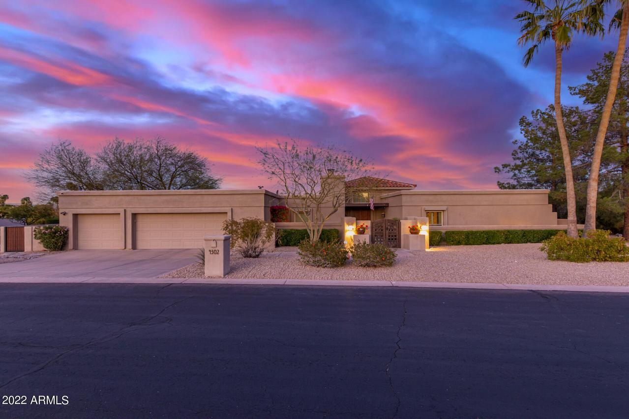 4302 E Mountain View Rd., Phoenix, AZ 85028