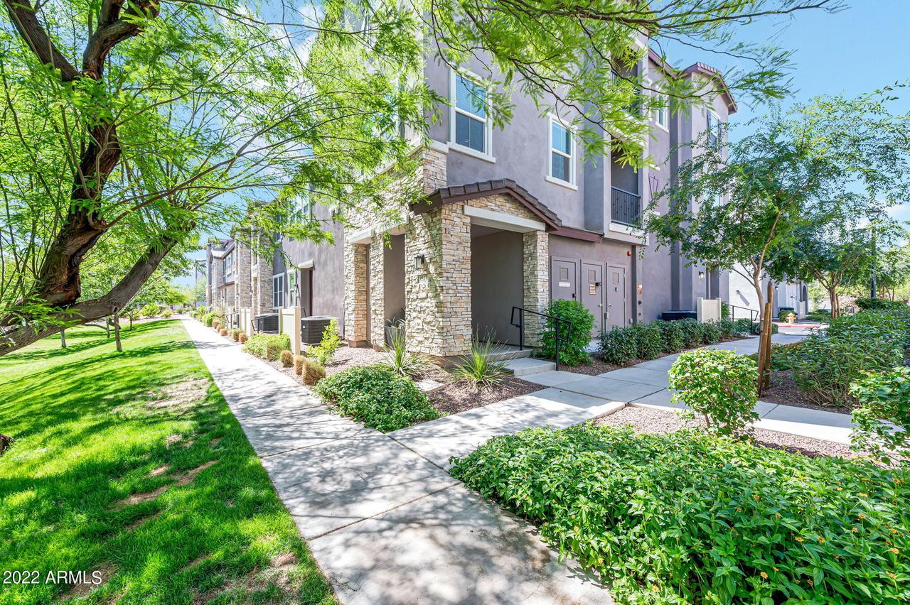 2247 E Hidalgo Ave., Phoenix, AZ 85040