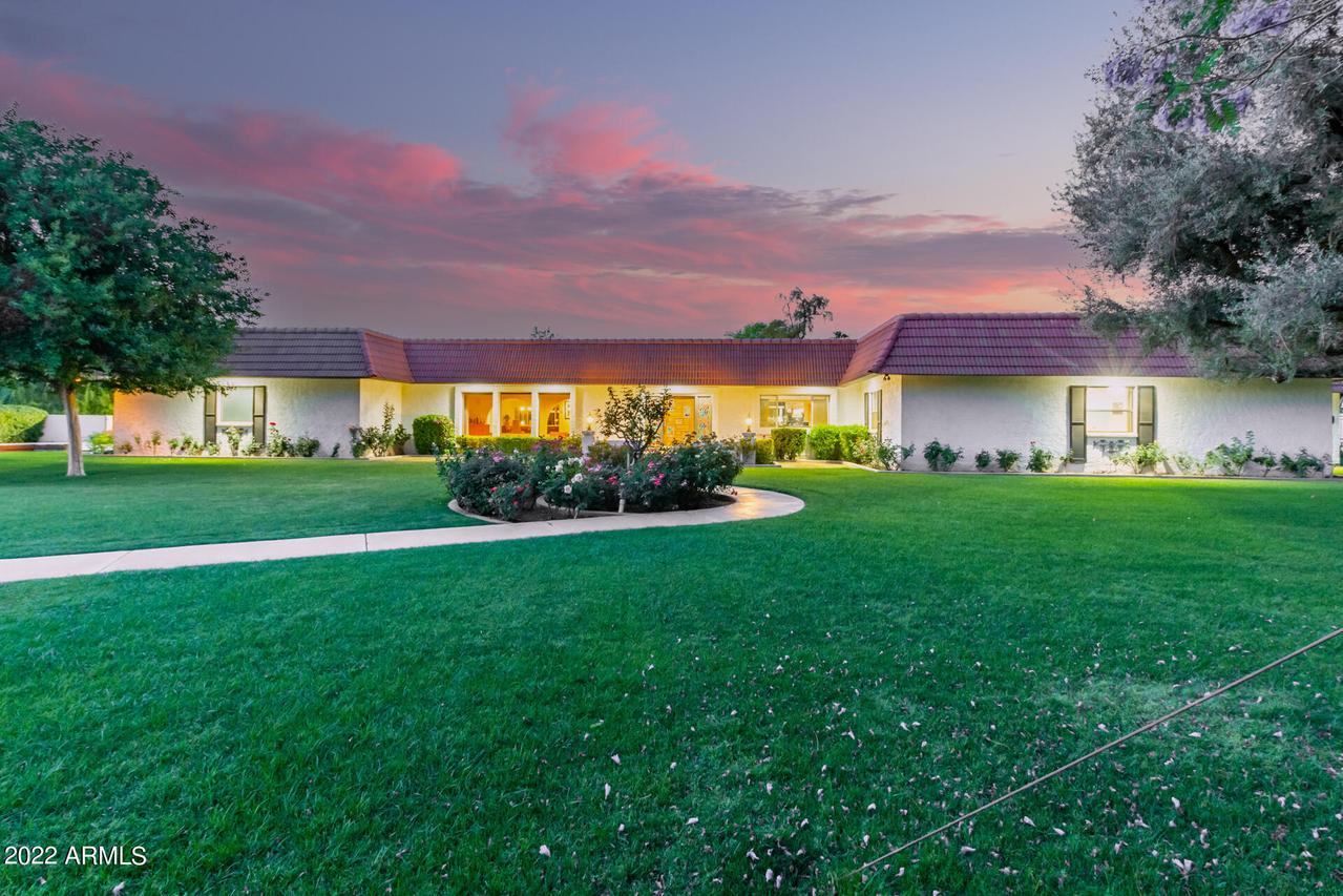 800 E Circle Rd., Phoenix, AZ 85020