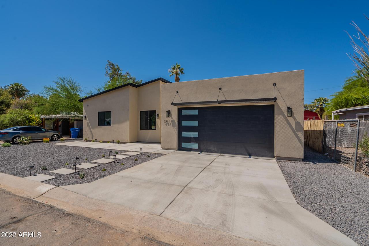 2812 E Pinchot Ave., Phoenix, AZ 85016