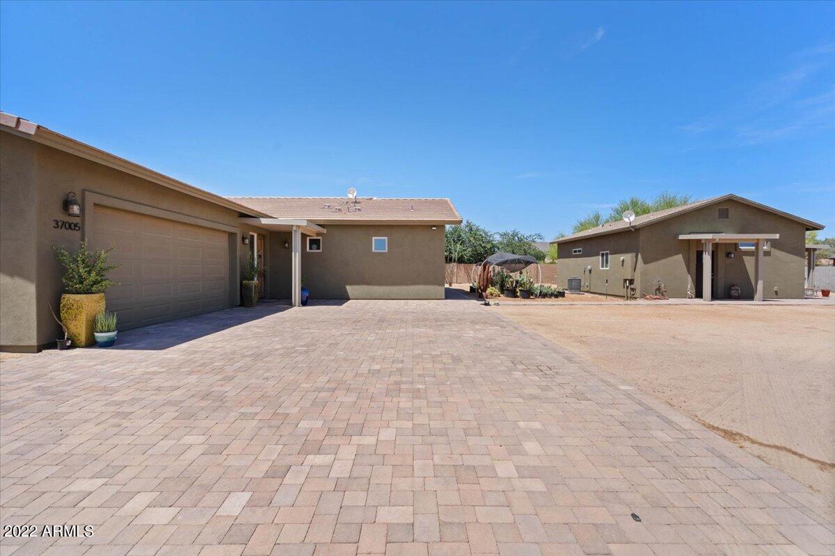 37005 N 12th St., Phoenix, AZ 85086