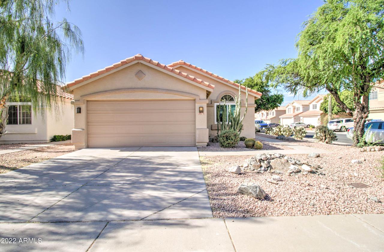 2015 E Glenhaven Dr., Phoenix, AZ 85048