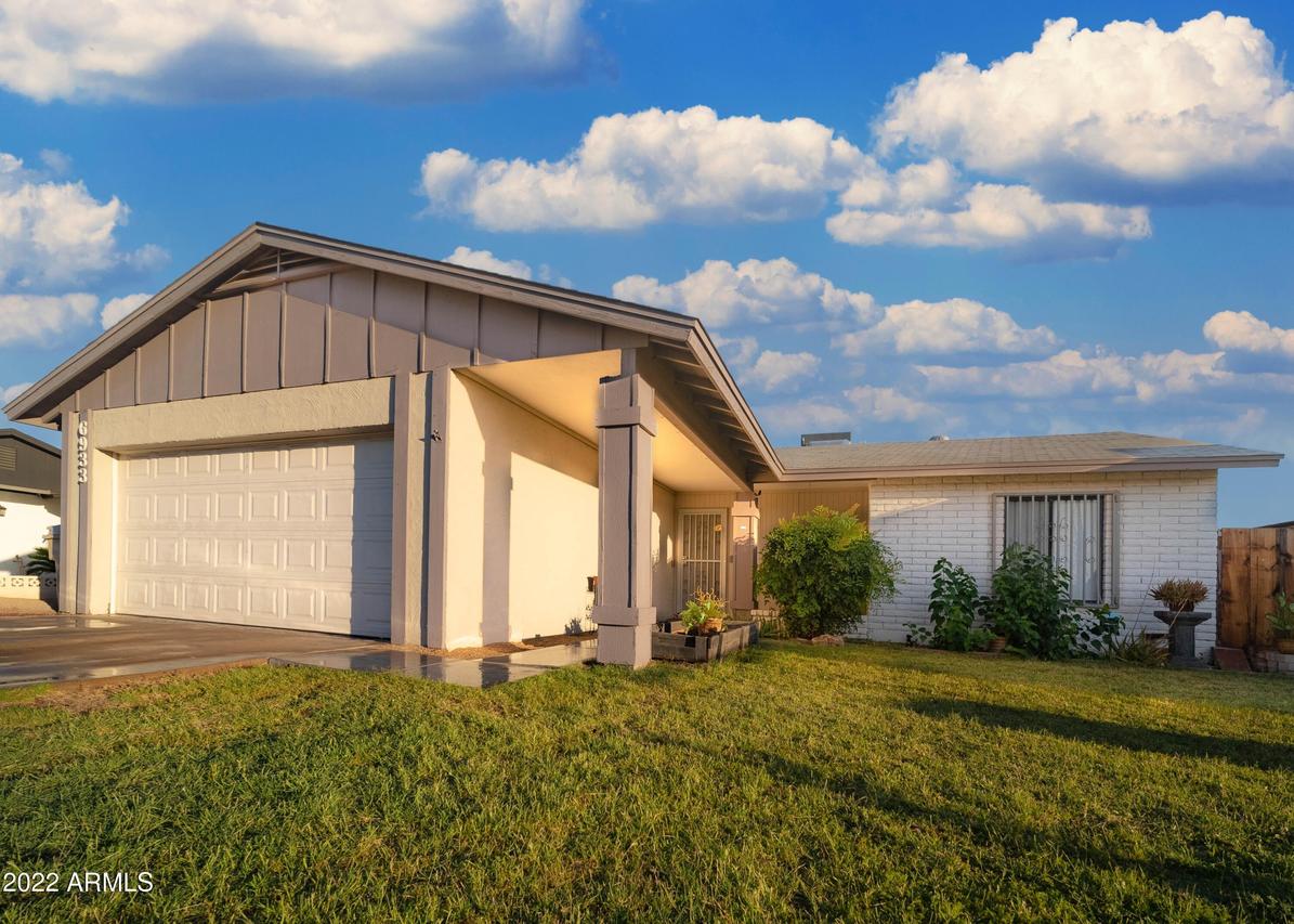 6933 W Medlock Dr., Glendale, AZ 85303
