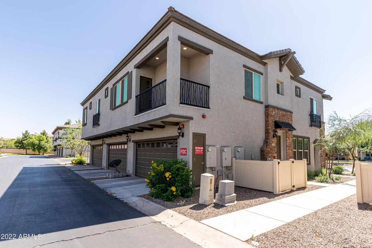 2750 S Voyager Dr. #101, Gilbert, AZ 85295