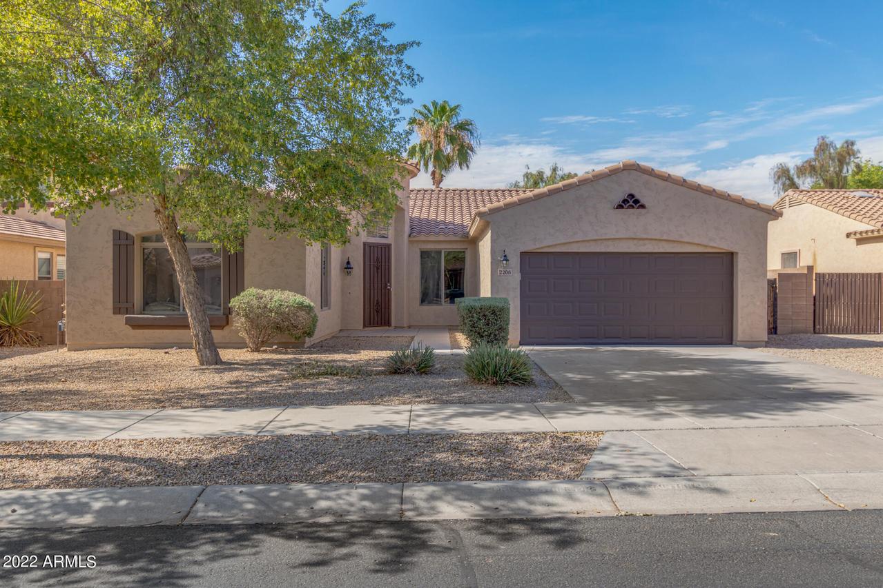 2208 W Harwell Rd., Phoenix, AZ 85041